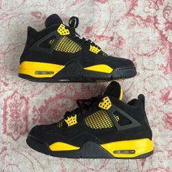 Jordan 4 Yellow Thunder 