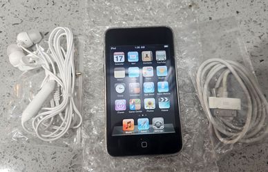 Apple iPod touch 2nd gen 8GB 950 Songs and GAMES RARE