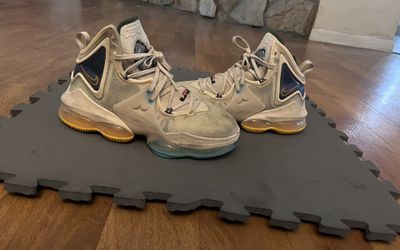 Lebron 19s XIX Pearl&white/Gold Color Way