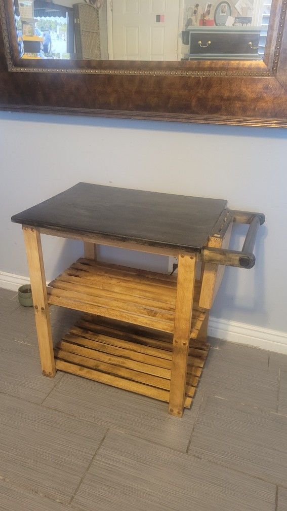 NICE WOODEN KITCHEN TABLE