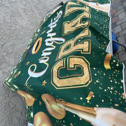 Green Color Graduation Decor