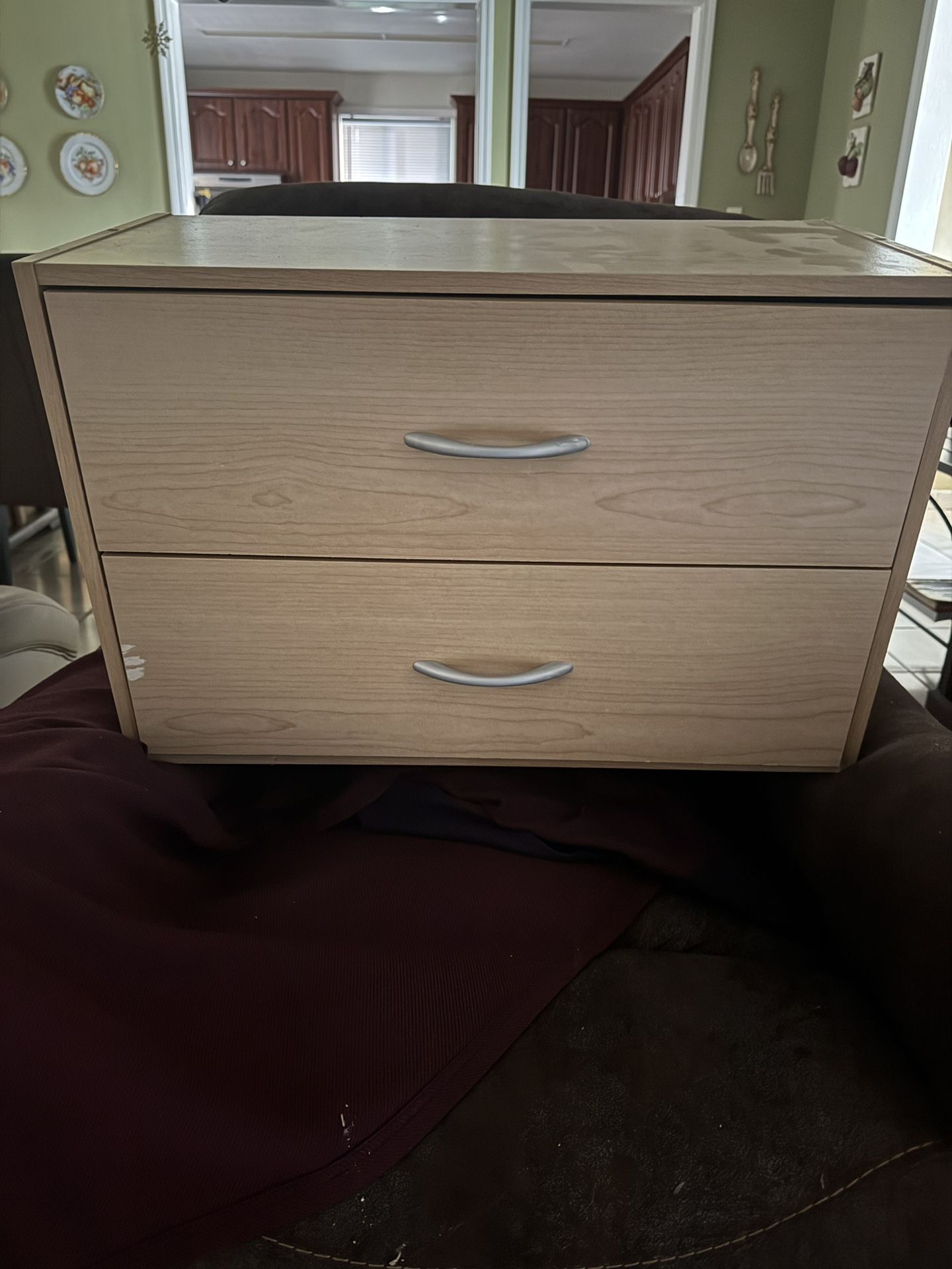 Storage w 2 Drawer