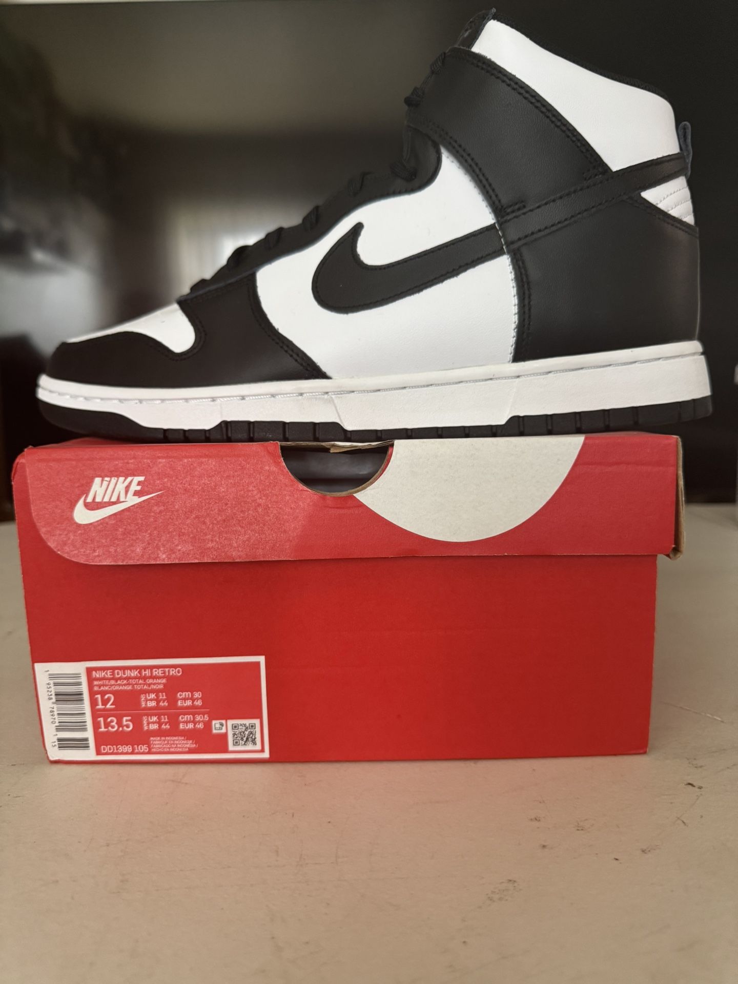 Nike Dunks Hi Panda