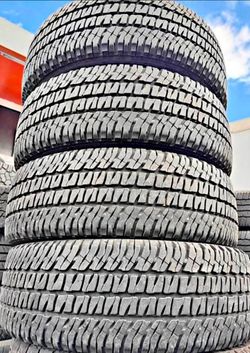 275 70 18 Michelin Tires Con 80% de Vida Las 4
