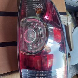 Tacoma Rear Tail Light Passenger Side 