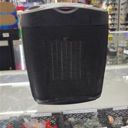 Holmes 1500 Watt Electric Ceramic Portable Heater (model HCH4062B-TG).