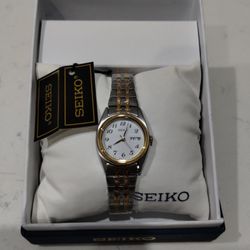 Seiko Women's White Dial Day Date Two Tone Watch 7n83-0011 Jubilee Bracelet
