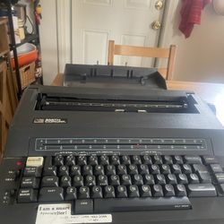1980’s Vintage Typewriter /Smith Corona Electric