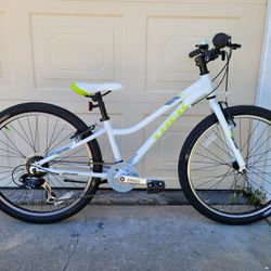 ALUMINUM TREK PRECALIBER mountain bike. Good for age from 8 to 12 year.  24 tires. 7 speed. 11.5"  frame. Excellent condition.