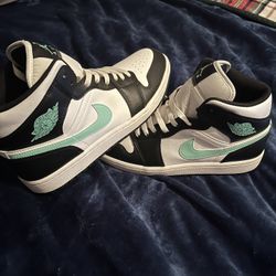 Jordan 1 Green Glow