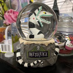 Beetle Juice Snow globe 