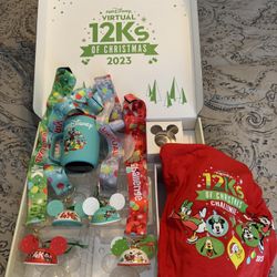 runDisney 12K Of Christmas 2023 Bundle XL Shirt Corkcicle Chocolate Medals NEW