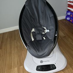 mamaRoo®4 multi-motion baby swing