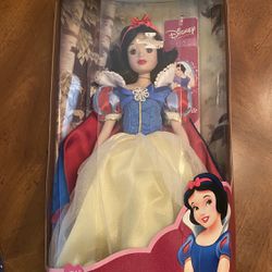 Disney Snow White Porcelain Keepsake Doll