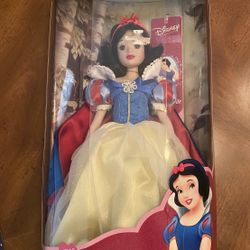 Disney Snow White Porcelain Keepsake Doll
