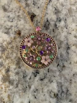 Pretty necklace with purple and pink flowers