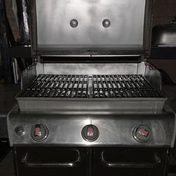 Really Nice Weber Genesis Edition BBQ Grill Propane 3 Burners