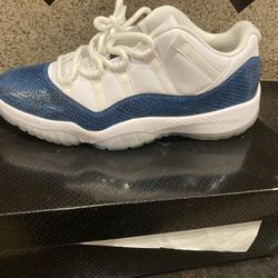 Air Jordan 11 Retro Low Navy Snakeskin