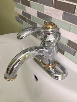 American brand Kohler lavatory faucet, great working condition