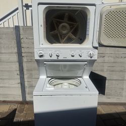 Stacked Gas Washer Dryer Unit