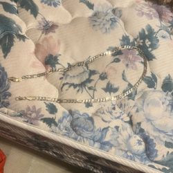 Flat Figaro Chain 