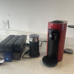 Nespresso Vertuo Machine With Former And Pods