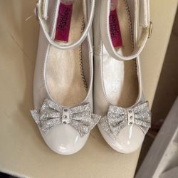 Pre-owned Hardly Ever Worn Rachel Shoes Size 4 