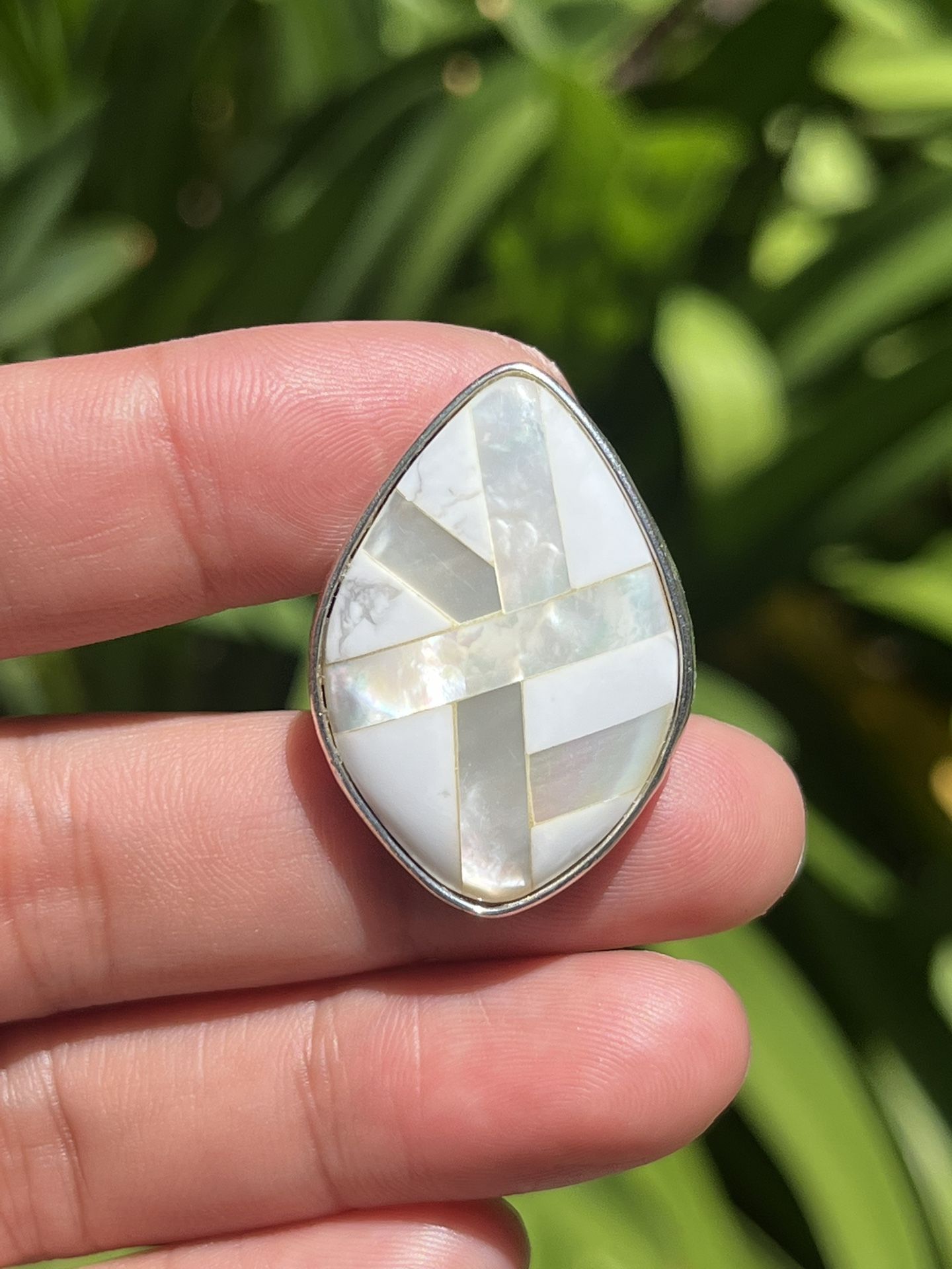 Sterling Silver Vintage Chunky Mother Of Pearl Ring
