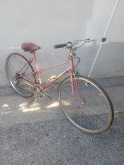 Women's vintage niko mystery mixte road bike