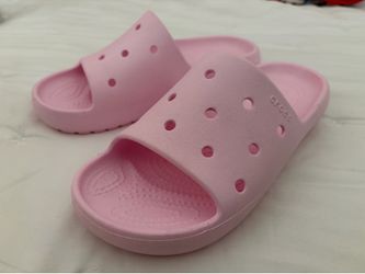 Crocs Classic Pink Slide Sandals Women’s Size 7 / Men’s 5