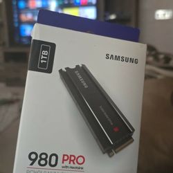 Samsung NVMe 1 TB with heatsink works for ps5