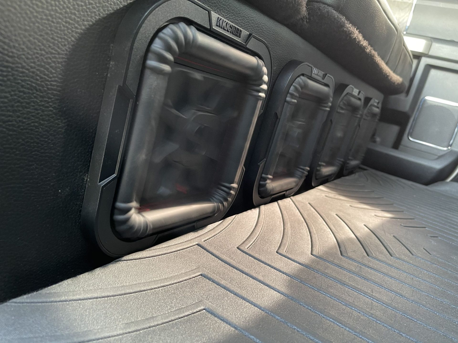 Sound system For Cars And Truck. Pioneer Kicker Sundown Alpine Jlaudio Memphis Skar