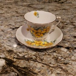 Vtg Royal Kent Bone China Stafforshire England Yellow Daffodil Tea Cup & Saucer