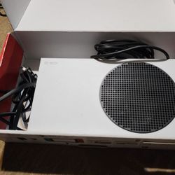 Xbox Series S Almost Brand New