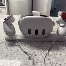 Meta Quest 3 With Charging Base Station 