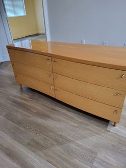 Dresser 6 Drawers - Excellent Condition 