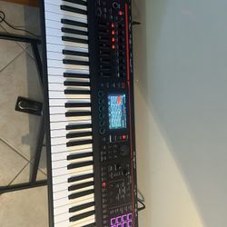   Roland Fantom-06 – Pro 61-Key Synth Workstation | Like New! Powerful Sounds + Touchscreen