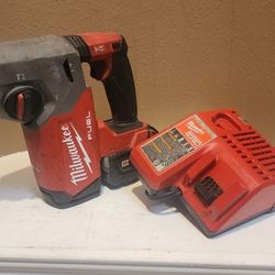 Milwaukee M18 1in SDS PLUS ROTARY HAMMER 