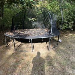 Free Trampoline 