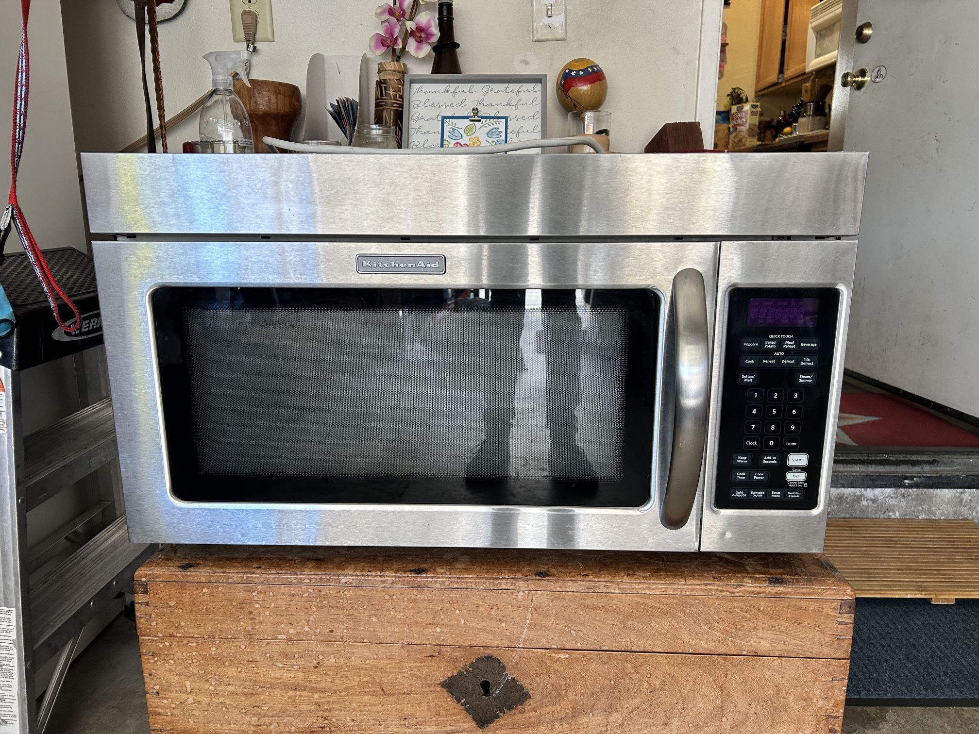 Kitchen Aid Over Range Microwave ( No Mounting Brackets)