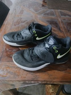 Mens Nike Kyrie Flytrap 3,size 9
