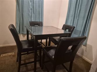 Dining table set