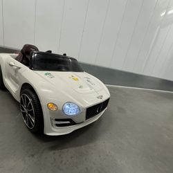 12V Bentley Style Ride-On Car – White – Charger Included