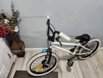Kend Bike Bmx Boys 20 new Ready to ride good condition