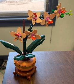 Lego mini orchid plant