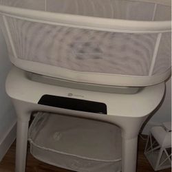 4moms mamaroo bassinet w/ basket attachment