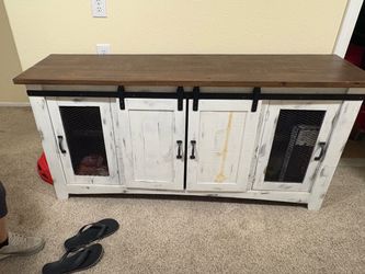 Farmhouse style furniture
