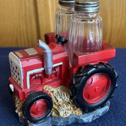 New - Vintage Classic Red Farm Tractor Salt and Pepper Shaker Set