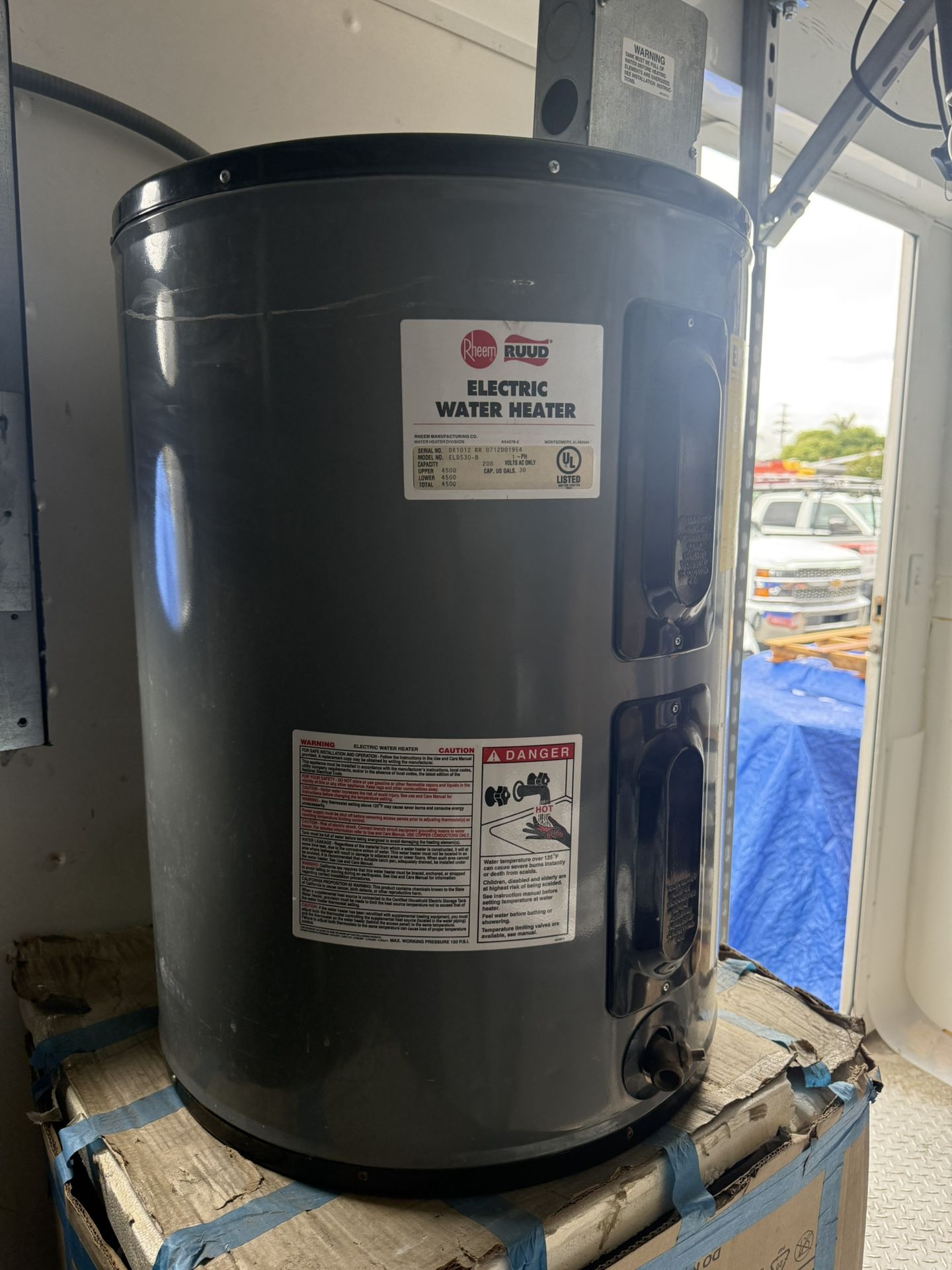 30 Gal Electrical Water Heater
