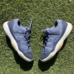 Air Jordan 11 Retro Low Blue Moon